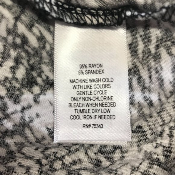 Cynthia Rowley Print Pullover Top in Black & White - Size Large - Picture 5 of 5